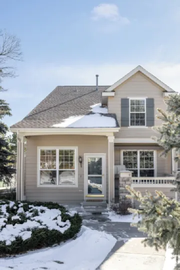 Nest out west in this professionally designed 2 BD/3 BA townhome. Sleeps 6.