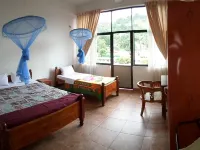Majestic Tourist Hotel - 2-Star