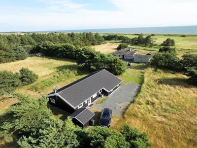 "Aksel" - 150m from the Sea Hotels in der Nähe von Rødby Kirke