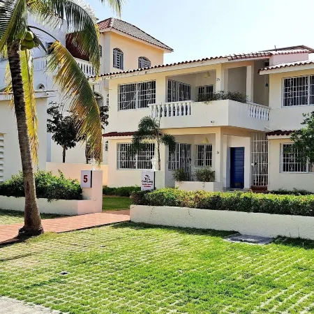 CortLang Vacation Rentals, Costambar