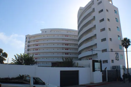 Breathtaking Ocean Views 2Br/2BA. Playas de Tijuana. Secure Building + Parking