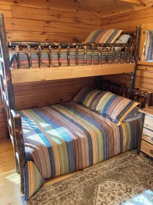 Pymatuning Lake Log Home - Chalets