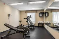 Quality Inn Airport - gimnasio