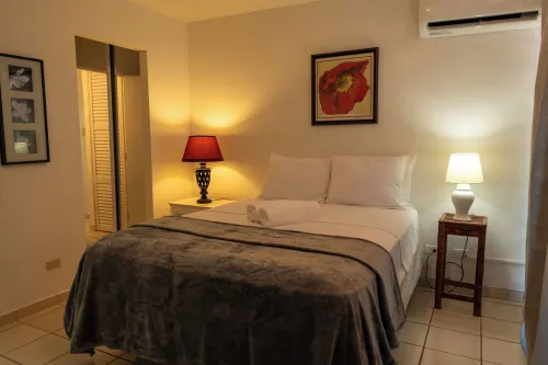 Charming 2-bedroom villa in amazing Dorado steps from the beach