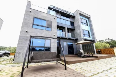 Ulsan (Ganjeolgot) Calmare Pension Hotel dekat Jinha Beach