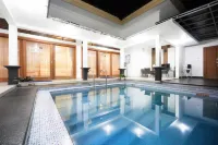 Sutan Raja Villa Kuningan Hotels in Beber