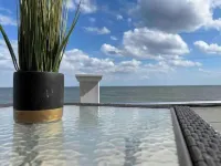 Bayfront Home w/Hot Tub