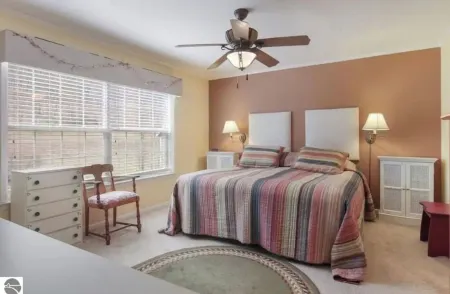 Cheerful three bedroom on beautiful Platte River