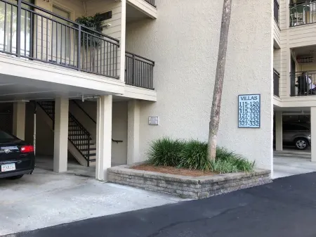 Coastal King Couples Retreat Oceanfront Beach Property Convenient to Everything!