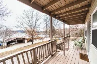 Osage Beach Getaway Lake Views Pet Friendly!