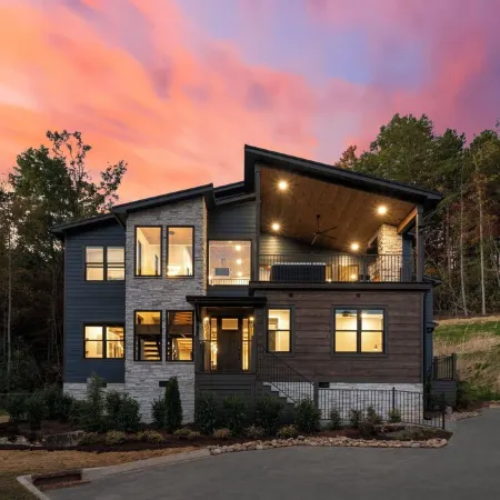 Luxe Lodge/Heated Pool/Hot Tub/Game Room/Sleeps 22/Rocky Top Sports Complex