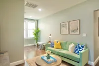 Sky Walk at the Hillside / 3Br Suite Near NYC and Newark Airport Sleeps 8