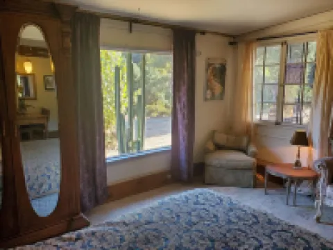 Historic 1914 Stone Cabin + Private Trails & Creek Hotels in Topanga