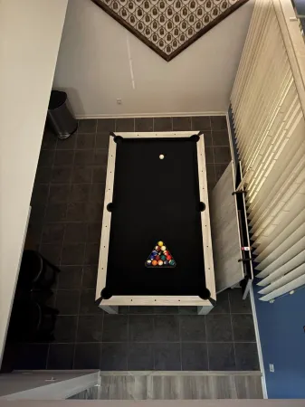 Cozy 3-bedroom 3 bathroom condo with AC, WiFi in charming Miller Beach