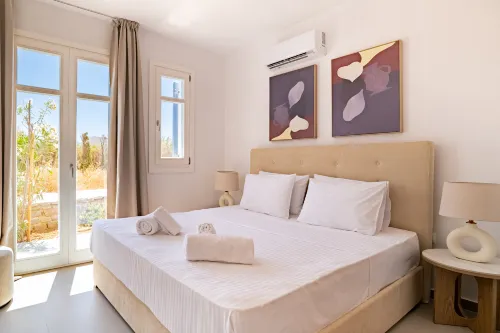 Sanders Paros Gardens - Prime 1-Bdr Apt w Patio
