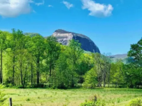 Wahoo Cabin - Table Rock, Jones Gap, Caesar’s Head, Pretty Place Chapel