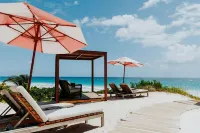Pink Sands Resort - شاطئ