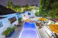 Luxurious 6-bedroom villa with  pool, bar, fire pit in gorgeous St. James Parish