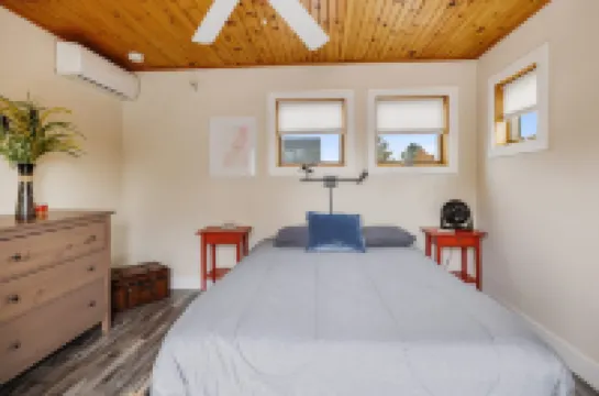 Tranquil Getaway with Scenic Trails - Bright Airy Retreat