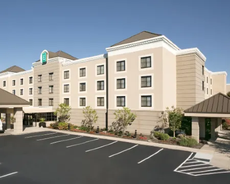Embassy Suites by Hilton Cleveland Beachwood Hotels in Beachwood