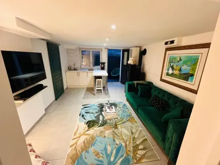 Apartment 10mins CDG Airport- Villepinte Exhibition Center- 25mins Disneyland Отели в г. Трамбле-ан-Франс