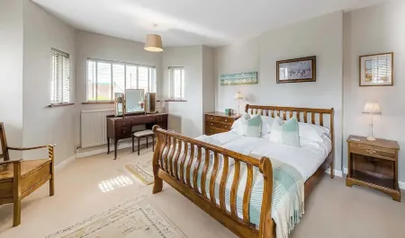 Felpham Beach+South Downs+Arundel+Goodwood, Sussex