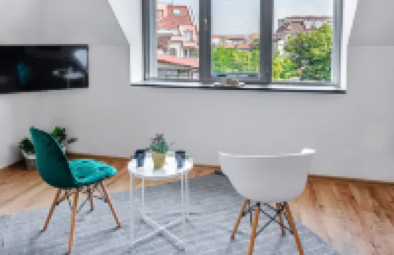 Light and bright starlit loft, 5 minutes from the center!