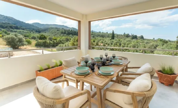 5 minutes from down town and aegean sea view