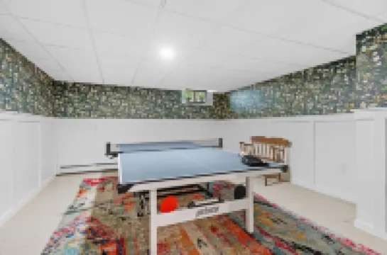 Andover in-town, 3-bedroom furnished home, single level living & 2-car garage