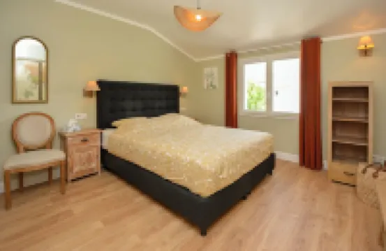 3-bedroom villa with private pool and AC