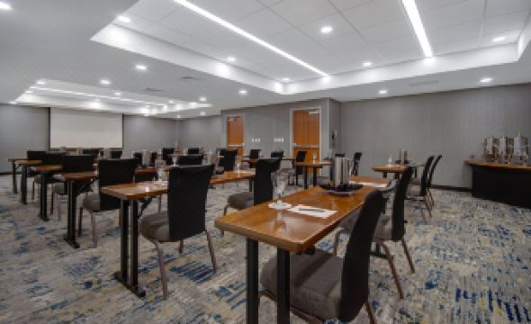 Embassy Suites by Hilton Detroit Metro Airport