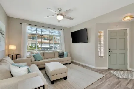 Tranquil Retreat - Charming 3-Bed 2-Bath Single Story Home - Scenic Escondido