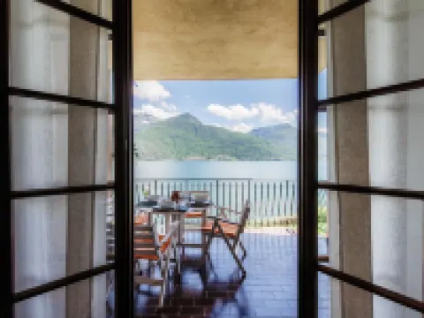 Musso Waterside Hotels in Musso