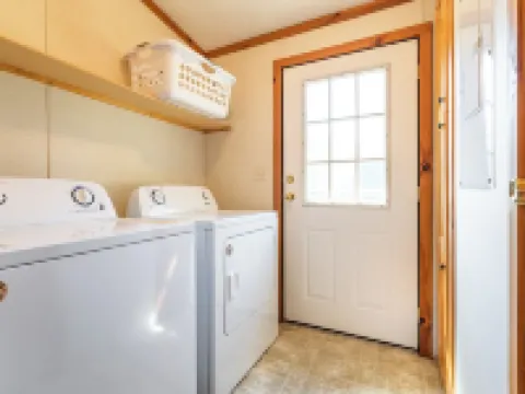 The Bear Cabin at the Riviera Resort in Neillsville, Wisconsin! デューハーストのホテル