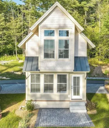 Beautiful Lake Winnipesaukee w/ Dock!