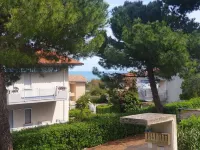 Relaxation and sea near Cerrano Hotel a Pineto