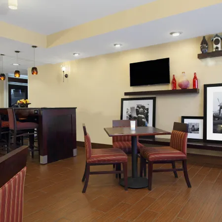Hampton Inn Columbus-International Airport