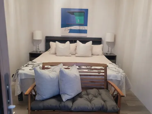 Ocean Sunsets Charming 1 bedroom cottage with forever ocean views!