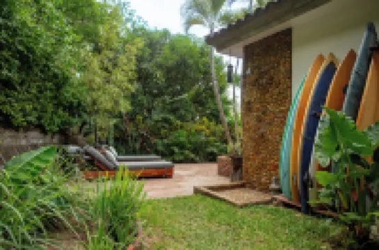 Rancho Santana. Charming garden Casita V-14 surrounded by tropical gardens. のホテル