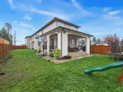 Spacious 5BR Retreat New Seattle Hotels in Burien