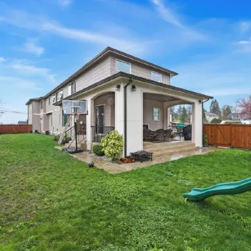 Spacious 5BR Retreat New Seattle