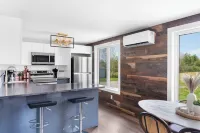 Dieppe Charm Suites, 3 BDRM, Close to Local Market