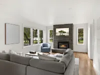 Stunning Lake View Charmer. Just a short walk from the heart of the Village! Hotels in Skaneateles