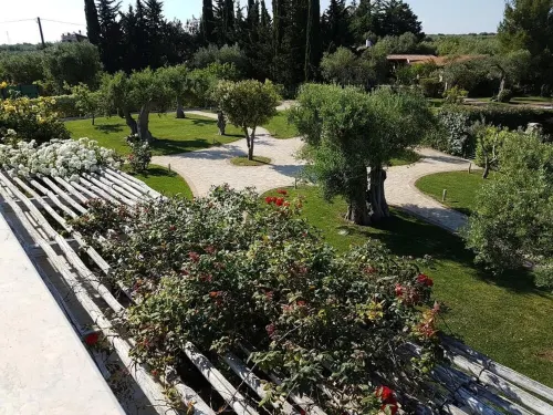 Leralora-Cherry House. Elegant villa with swimming pool, a stone's throw from the sea