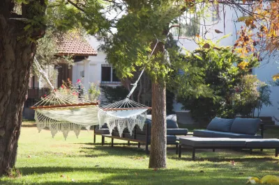 Spacious 4-bedroom villa with WiFi and AC in charming Luján de Cuyo Hotel a 