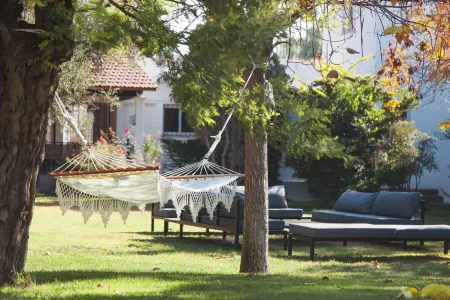 Spacious 4-bedroom villa with WiFi and AC in charming Luján de Cuyo Отели рядом с достопримечательностью «Carmine Granata»