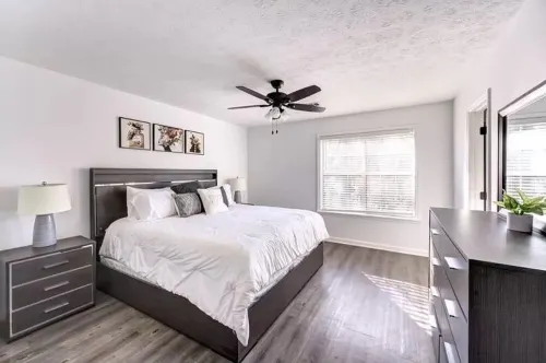 Spacious 3-bedroom with 3 free parking in Auburn