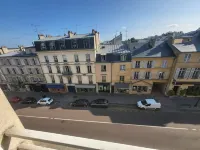 The little Versaillais