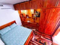 Stunning views - Cozy and Secluded guesthouse with 1 bedroom and WiFi, AC.