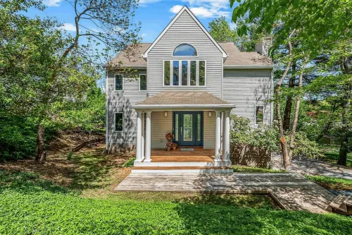 Family Comfort & Hokie Spirit - 1.5 Miles to Campus and Downtown Fun!